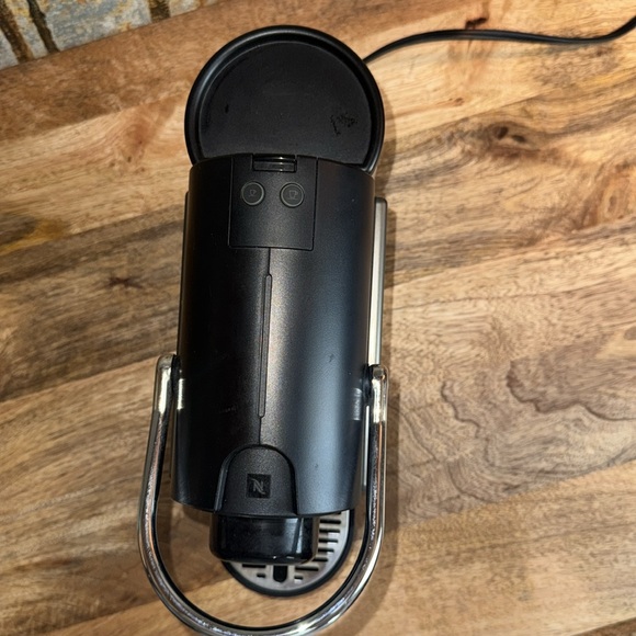 Nespresso C 60 Pixie Black/Chrome espresso maker Preowned excellent condition. - Picture 5 of 8